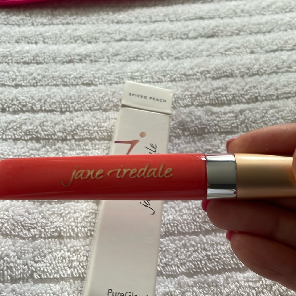 Lip gloss